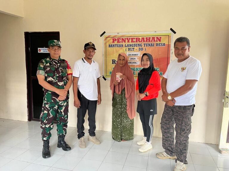 Penyerahan BLT DD Desa Tangkebajeng